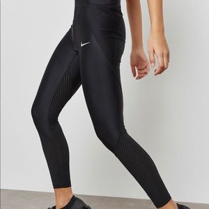 Women’s Nike Speed 7/8 Tight Size M 891013-010